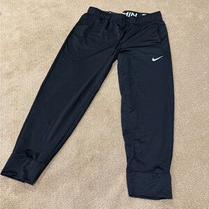 Nike Cropped Training Pants